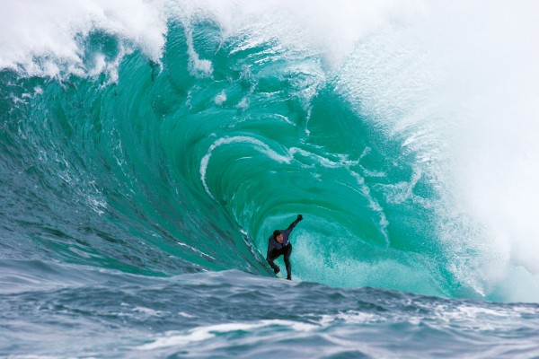 Riding Giants - Vimarsana News