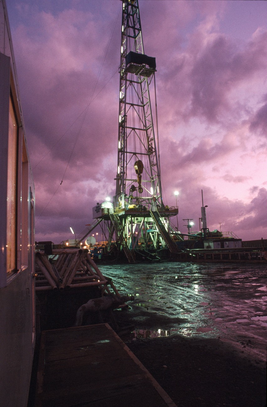 23_Oil_body03 With drilling costing tens of thousands of dollars a day, time is precious and this platform at Tuhua, in the McKee field, is busy night and day.