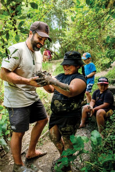Kids in mud - Vimarsana News